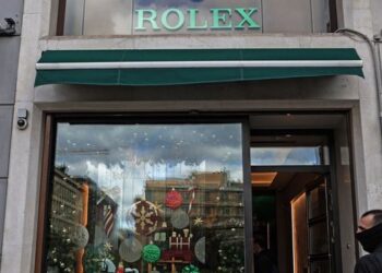 Grabitet dyqani i orëve Rolex në zemër të kryeqytetit, grabitësit me maska dhe të armatosur