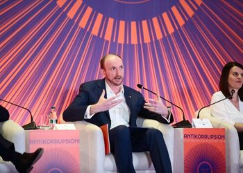 Ambasadori i Britanisë së Madhe në Tiranë jep lajmin e shumëpritur për shqiptarët që duan të udhëtojnë drejt Anglisë