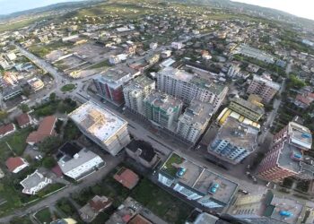 Kërcet arma në Fier, raportohet për një të plagosur