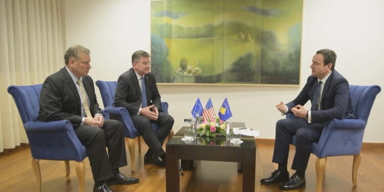 Dialogu kosovë-serbi, Lajçak takon Kurtin dhe Vuçiç në Davos