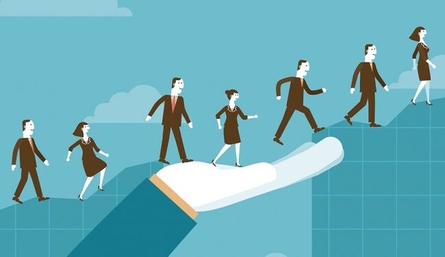 Për t’u ringritur dhe arritur objektivat në karrierë për vitin 2023, aplikoni 10 strategji efektive!