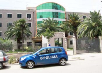 Tronditëse! 33-vjeçari në Durrës vetëvritet me armë zjarri në banesë