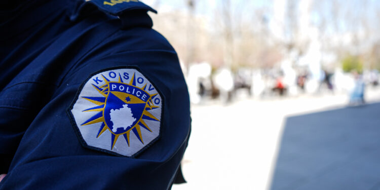 Tronditet Kosova, vritet i riu me breshëri atomatiku, jo larg vendngjarjes gjenden 2 makina të djegura