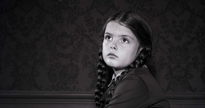 Vdes në moshën 64-vjeçare Lisa Loring, aktorja e parë që luajti Wednesday Addams