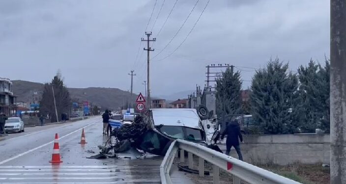 Humb kontrollin dhe automjeti kthehet përmbys në Maliq, shoferi shpëton pa lëndime