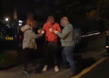 Kalonin ilegalisht emigrantë me gomone nga Franca drejt Anglisë, arrestohet i riu shqiptar, në hetim organizata