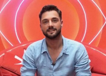 BBV/ Eni emocionon me rrëfimin e fëmijërisë së vështirë dhe të atin e alkoolizuar