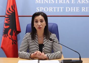 Akuzohet për ngacmim seksual ndaj dy nxënëseve, ministrja Kushi merr vendimin ‘drastik’ për mësuesin në Tepelenë