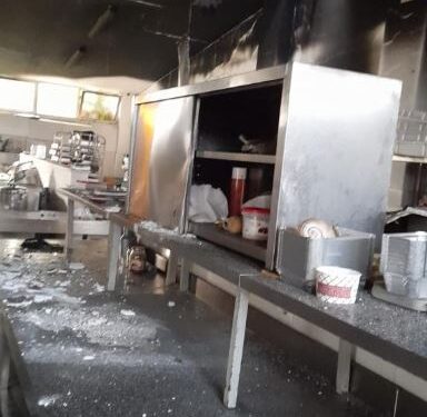 Përdorej për kamping veror nga Partia Lirisë/ digjet banesa në Jalë, shkakton dëme të konsiderueshme materiale