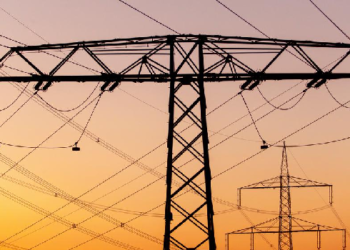 Studimi, ERE: Familjet në shtëpi private konsumojnë 3 herë më shumë energjie se në apartamente