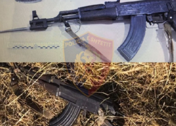 Tmerronte banorët me kallashnikov në lagje, arrestohet i riu në Laç