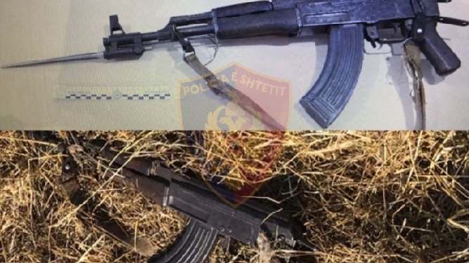 Tmerronte banorët me kallashnikov në lagje, arrestohet i riu në Laç