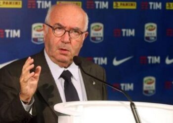 Futbolli italian në zi. Ndahet nga jeta ish-presidenti i Federatës