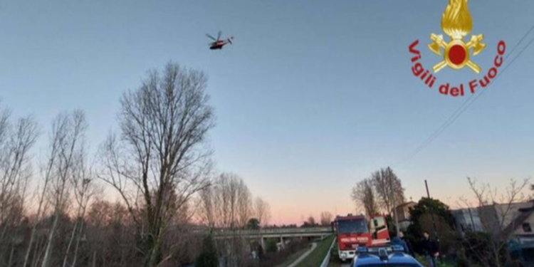 Tronditëse, tenton t’i arratiset policisë, i riu hidhet në lum dhe gjen vdekjen e menjëhershme