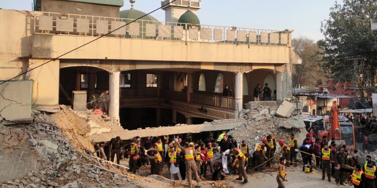 Shpërthimi në xhami në Pakistan, rëndohet bilanci i viktimave