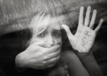 Skandal/ Dënohet me 4.5 vite burg biznesmeni grek që abuzoi seksualisht me të miturën shqiptare, praktikante në kompaninë e tij