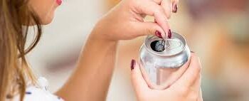 Dy ose më shumë pije të gazuara në ditë lidhen me rritjen e rrezikut të vdekjes nga kanceri