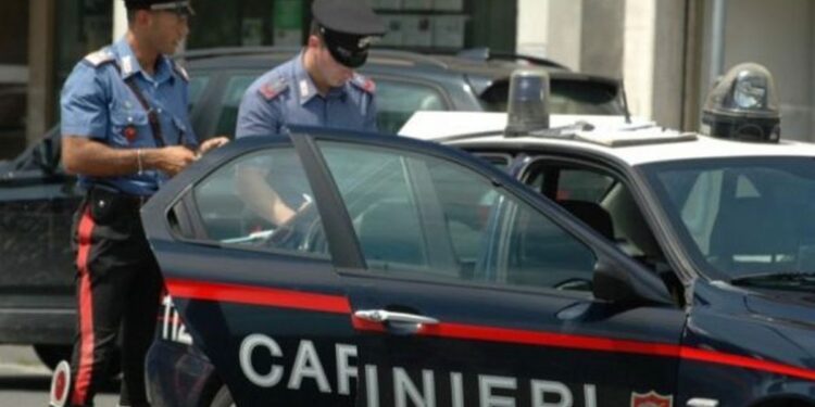 Grabiti 20 mijë euro dhe e mbylli në dollap të moshuarën Italiane, arrestohet 25 vjeçari Shqiptar.