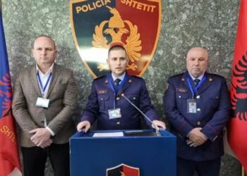Zbulohet “shtëpi bari” në Durrës, kapet 46- vjeçari, në kërkim i vëllai. Arsenal armësh, i përkiste grupeve kriminale