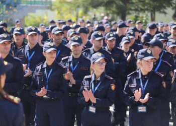 Ministri Çuçi uron 110 vjetorin Policisë së Shtetit: Mirnjohje për shërbimin dinjitoz, sot institucioni më i besuar në vend