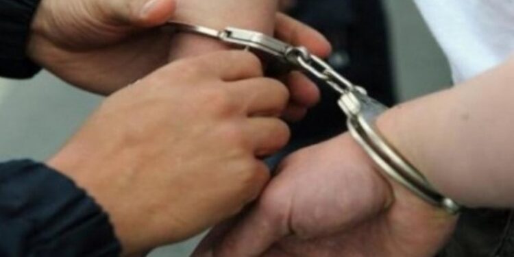 Durrës/ Gjykata lë në burg dy të rinjtë që grabitën dyqanin ushqimor