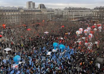 Qytetarët në Francë mbajnë protestën e dytë kundër reformës së pensioneve