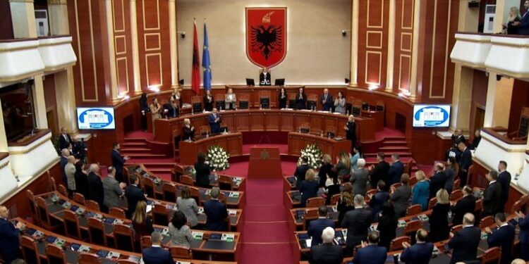 Parlamenti zhvillon seancë përkujtimore në nderim të viktimave të Holokaustit