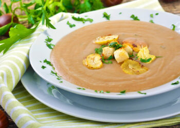 Si të përgatisni supë me gështenja për 10 minuta