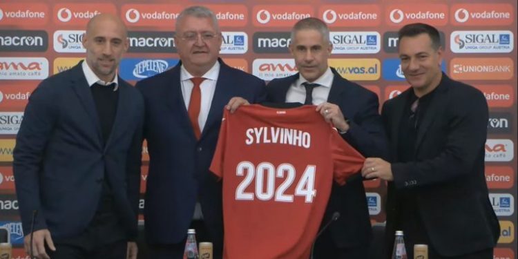 Trajneri i Kombëtares “i vihet punës”: Do bëjmë rezultate pozitive, jemi këtu për të çuar përpara skuadrën Kuq e Zi