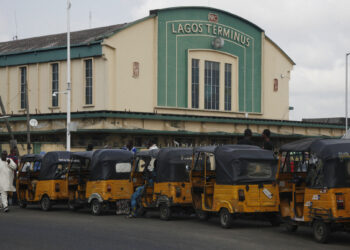 Zihen pritë nga rrëmbyesit, 32 persona grabiten dhe dhunohen në Nigeri