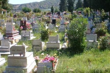 Çudit ish-myftiu i Tiranës: Ka persona VIP që kanë shpenzuar 200 mijë euro për një varr