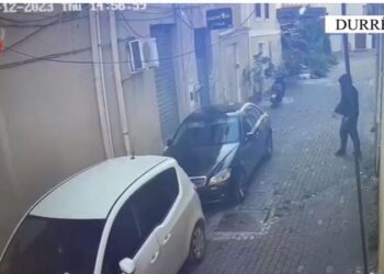 Kapet me drogë me vete “skifteri” në Durrës, autori i grabitjeve të 5 automjeve