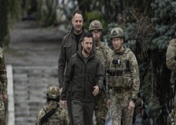 Zelensky “kërkon” ndihmë tek NATO: Garancia më e mirë për sigurinë e Ukrainës