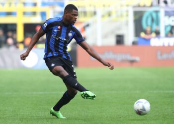 Dumfries me “valixhe në duar”, Inter gjen zëvendësuesin në Mynih