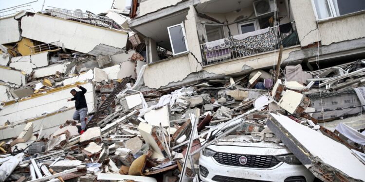 Banorët e Gaziantepit përballen me të ardhme të pasigurt pas shkatërrimit të shtëpive