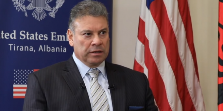 Escobar: Normalizimi i marrëdhënieve Kosovë-Serbi do të ndikojë në stabilitetin rajonal
