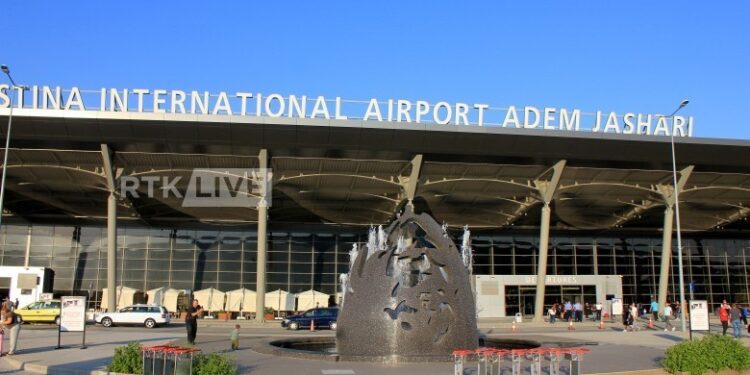Alarmi i rremë për bombë ‘ngre në këmbë’ aeroportin e Prishtinës, rinisin fluturimet