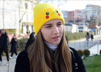 Solidarizohet studentja shqiptare, dhuron paratë e bursës për të dëmtuarit nga tërmeti në Turqi