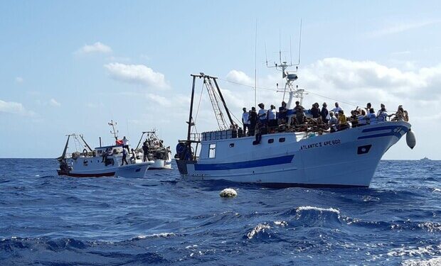 Tragjedi në detin e Italisë/ Fundoset anija me emigrantë, 34 të vdekur, mes tyre dhe fëmijë