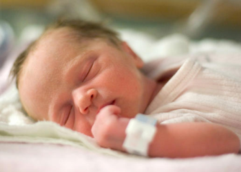 E pa zakontë, në Meksikë lind foshnja me një bisht 6 centimetër