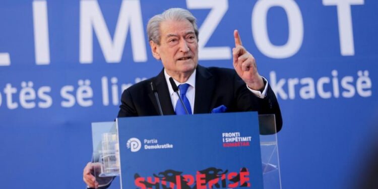 Protesta e radhës/ Berisha: Të hënën revolucioni na fton para Parlamentit