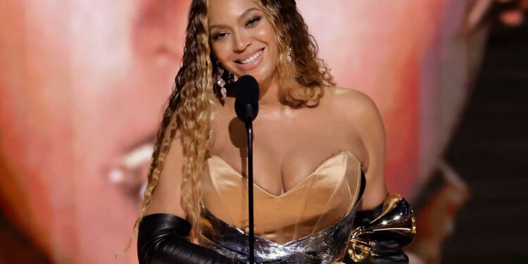 Beyonce thyen rekordin, merr çmimin e 32-të në Grammy