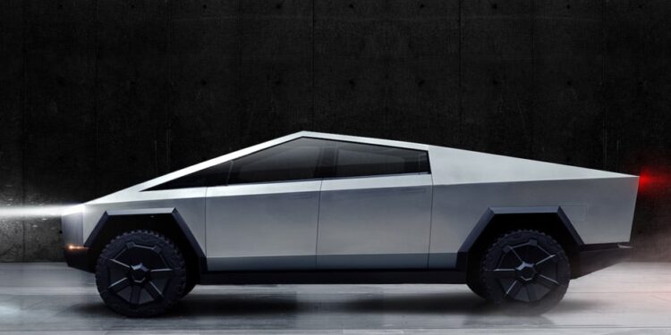 Tesla prezanton “bishën” e fundit, Elon Musk nxjerr pamjet e ‘super-makinës’