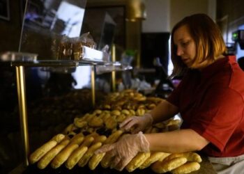 Gjermania ndonëse një nga shtetet e pasura të botës, mbi 13. 8 milion gjerman jetojnë në varfëri