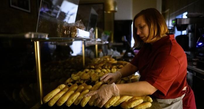 Gjermania ndonëse një nga shtetet e pasura të botës, mbi 13. 8 milion gjerman jetojnë në varfëri