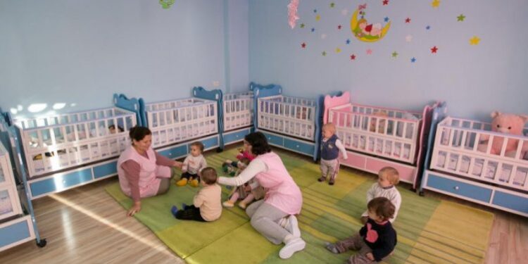 E rëndë në Kosovë, edukatorja dhunon barbarisht fëmijën në kujdestari