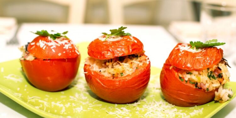 Receta e ditës, domate të mbushura