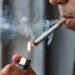 Ndezja e cigares pas ushqimit, ekspertët tregojnë dëmin që shkakton
