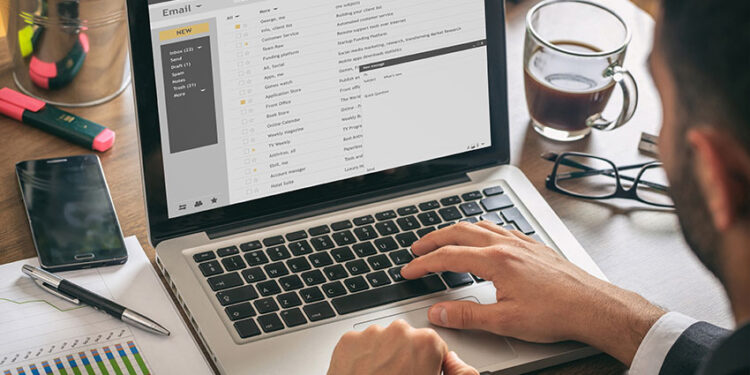 Këto janë 8 gjërat që nuk duhet t’i shkruani kurrë në një e-mail pune