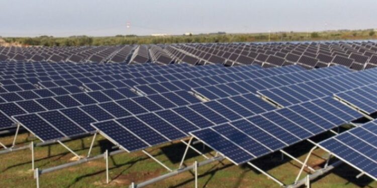 Fotovoltaikët, biznesi i diellit në pritje të etapës së re